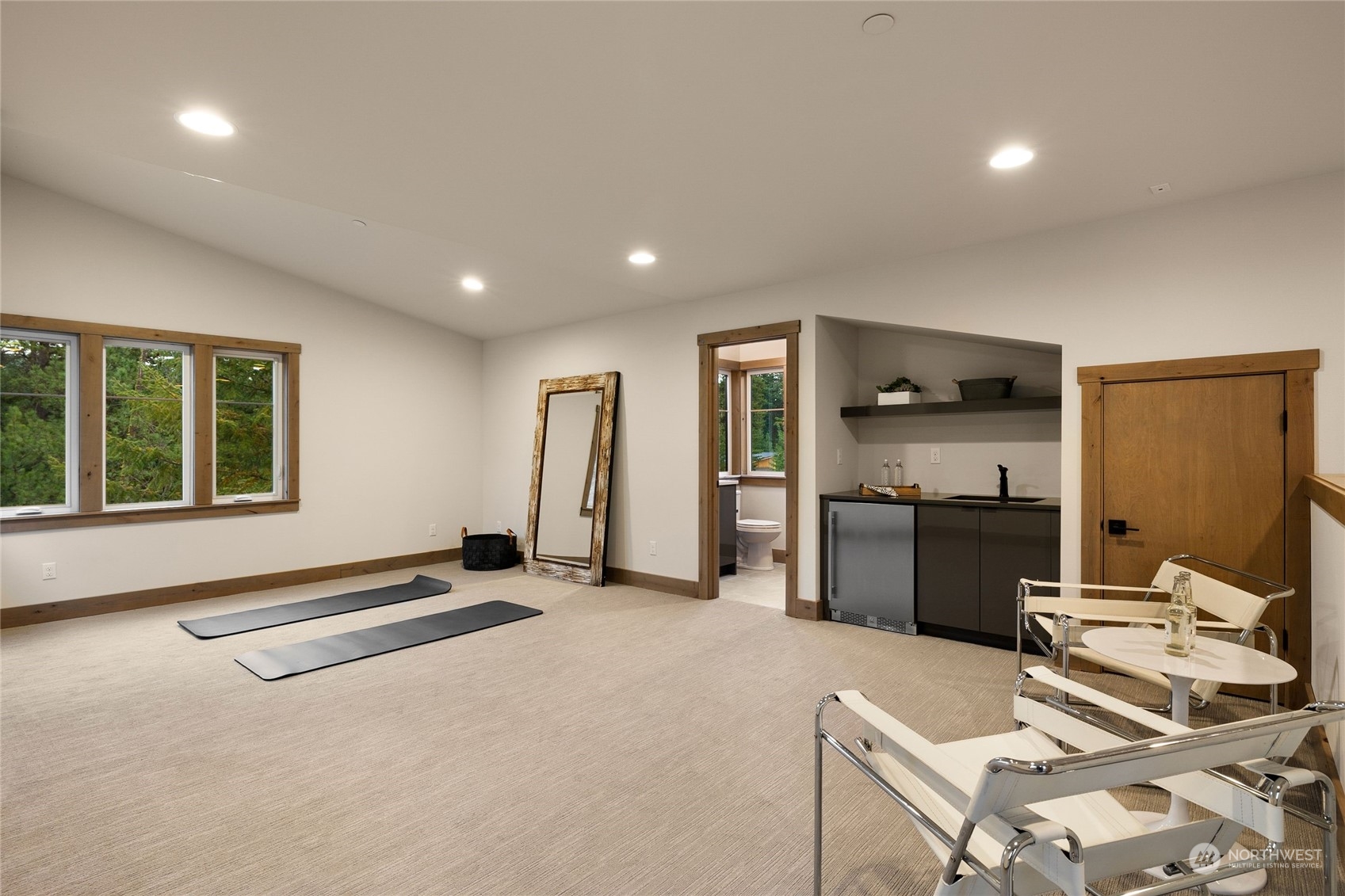 331 Old Grv Trail Ronald, WA 98940 - Photo 37 of 40 a living room with furniture window and stainless steel appliances