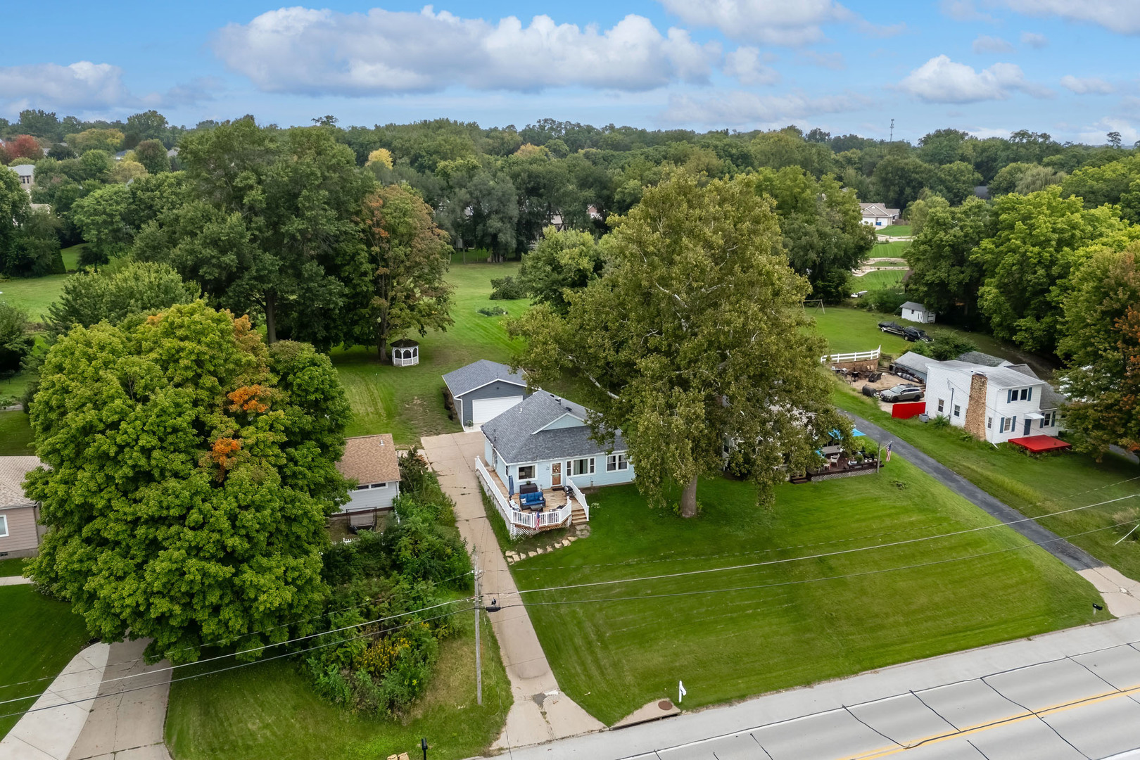 712 South Cody Road Le Claire, IA 52753 - Photo 41 of 43 Gallery Image 41