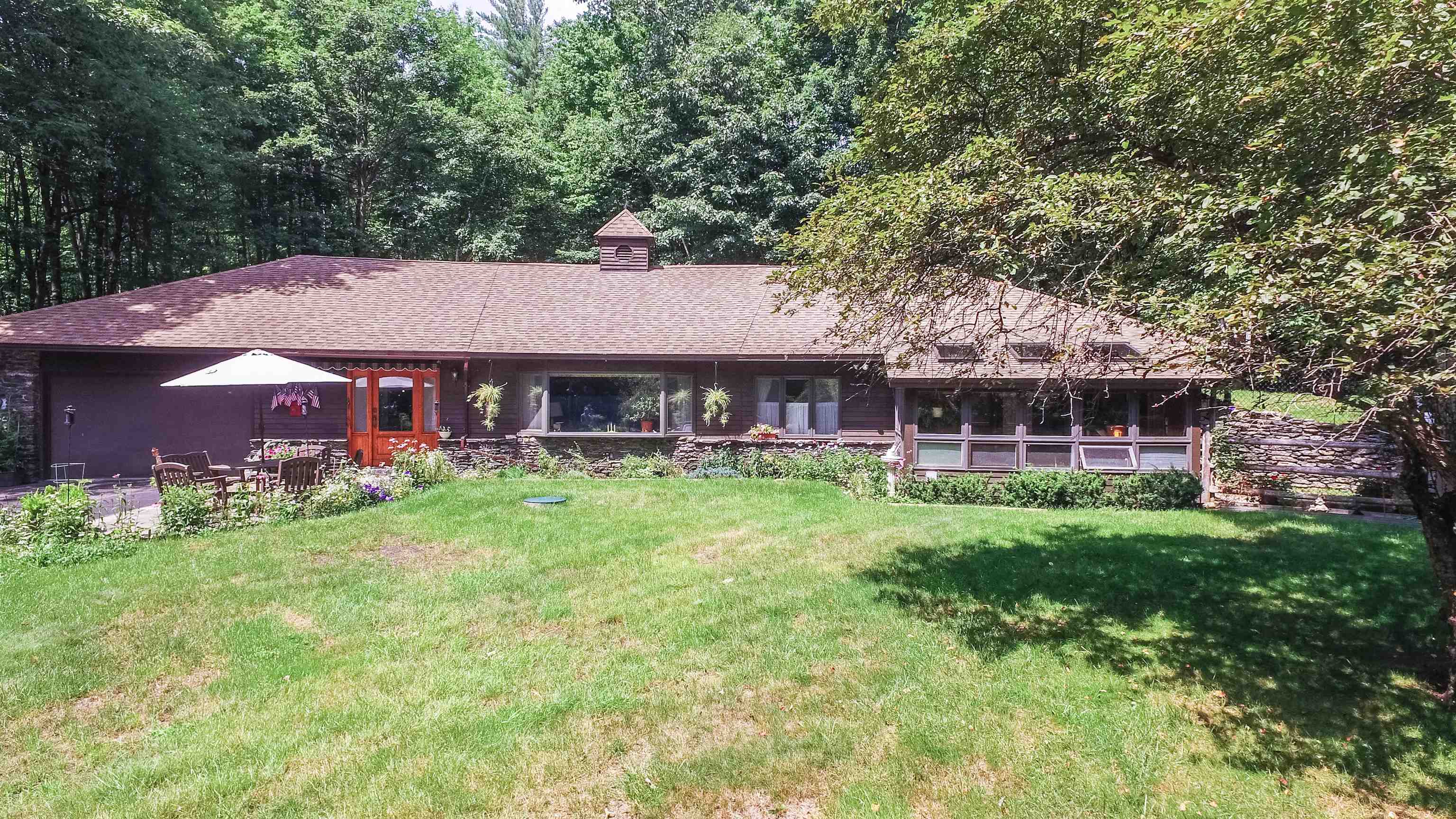 219 South Mendon Road Rutland, VT 05701 - Photo 2 of 22
