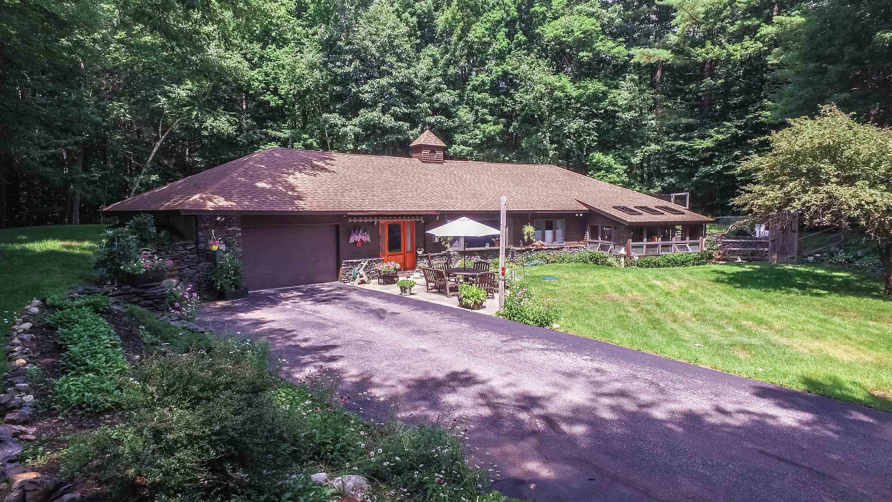 219 South Mendon Road Rutland, VT 05701 - Photo 3 of 22