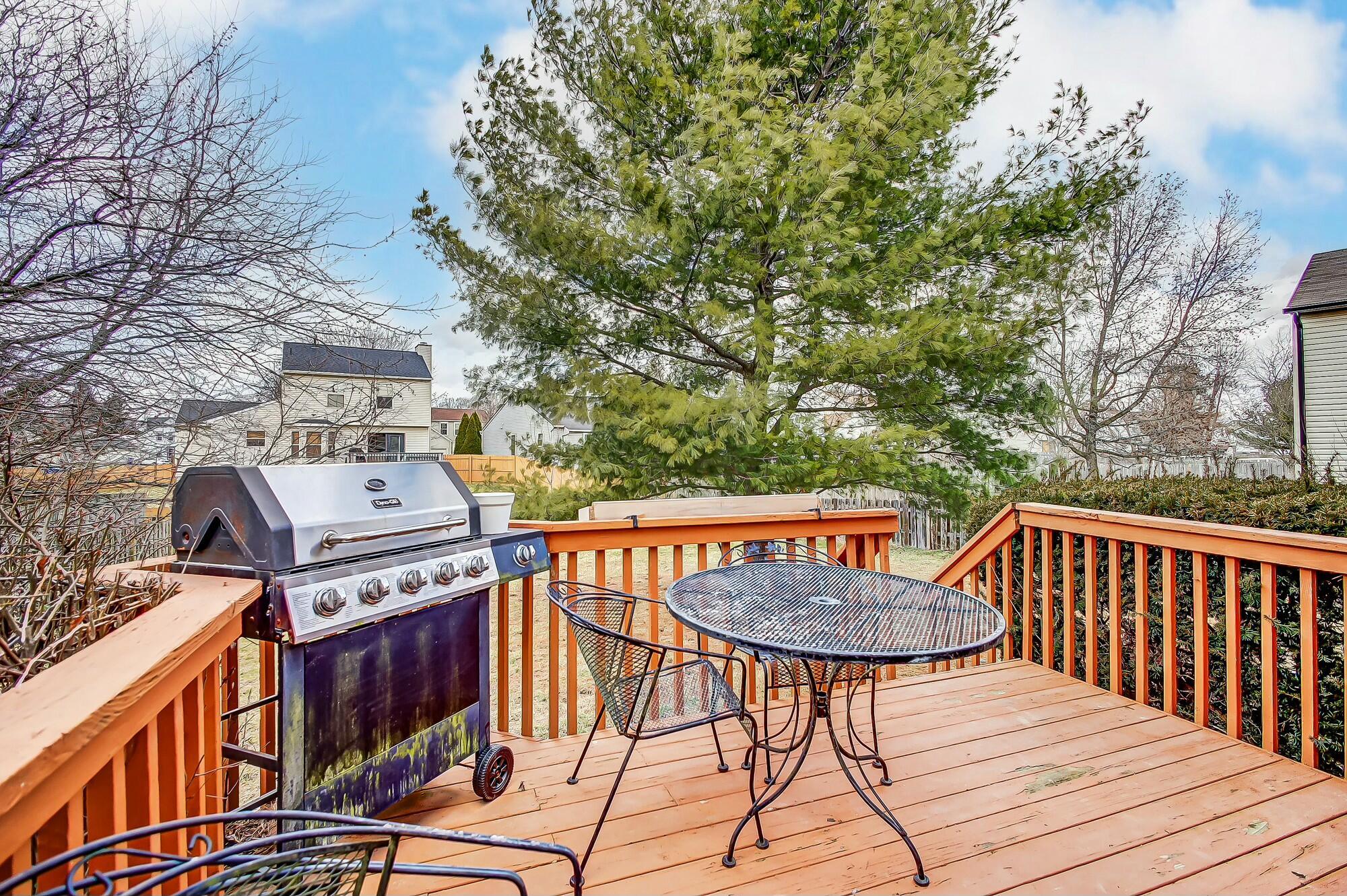3093 Briar Ridge Road Columbus, OH 43232 - Photo 29 of 32 deck