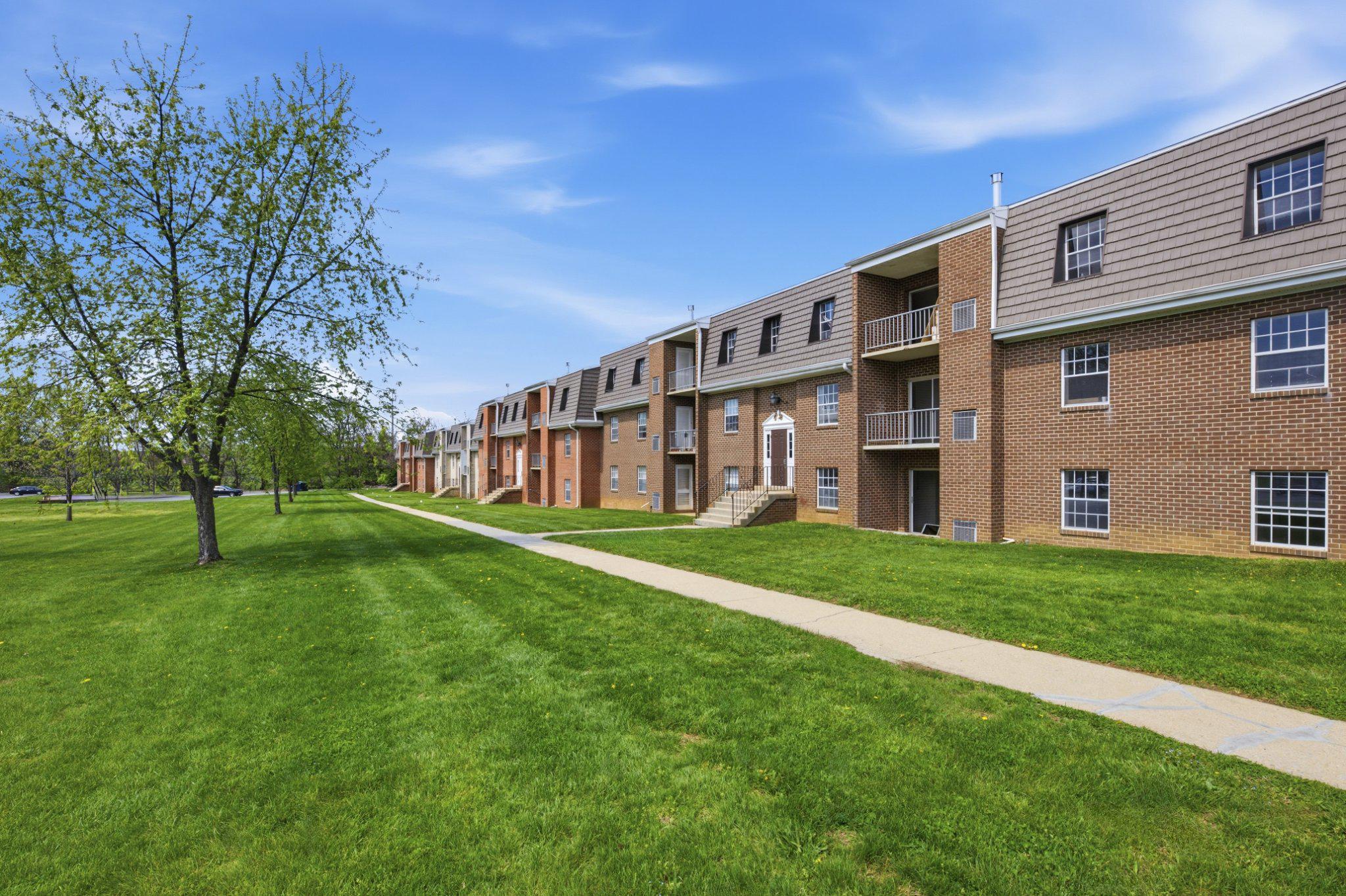 1207 Colony Court, Unit 122 Lebanon, PA 17042 - Photo 11 of 11 a view of a big yard with a large tree