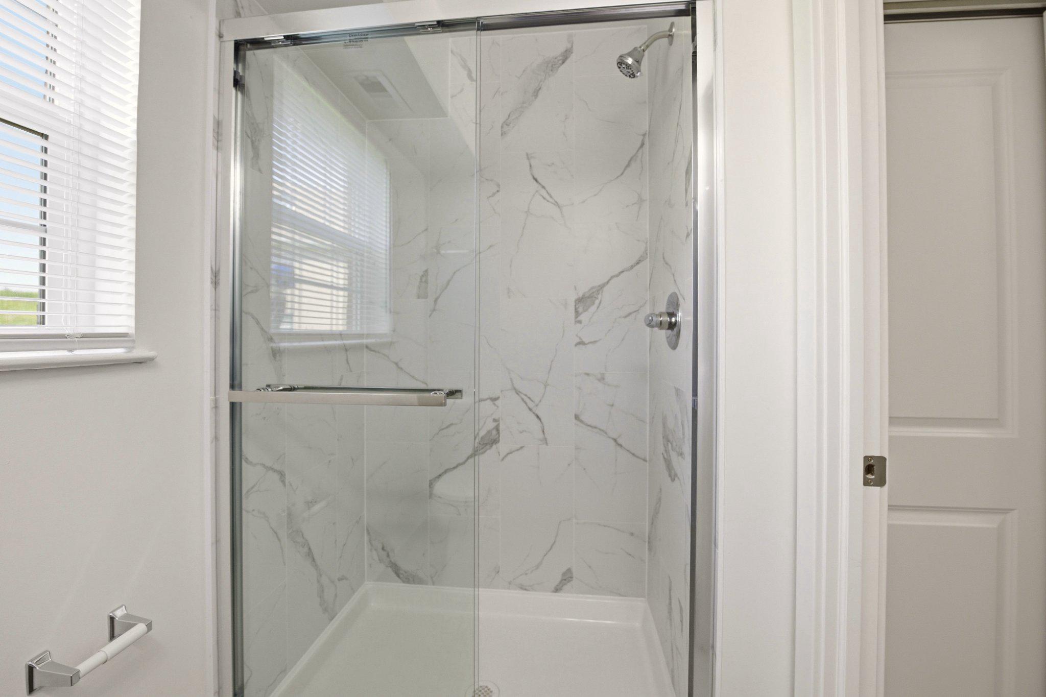 1207 Colony Court, Unit 122 Lebanon, PA 17042 - Photo 7 of 11 a bathroom with a bathtub