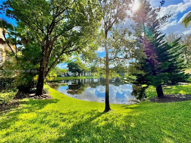 $2,900 | 120 Jacaranda Country Club Drive, Unit 101, Plantation, FL 33324