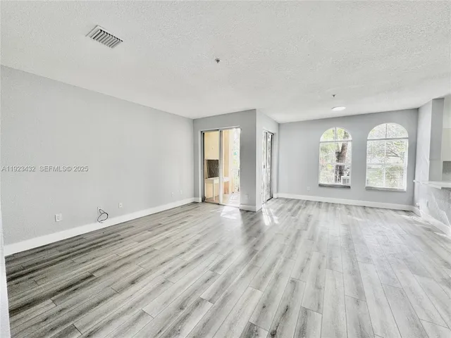 $2,900 | 120 Jacaranda Country Club Drive, Unit 101, Plantation, FL 33324