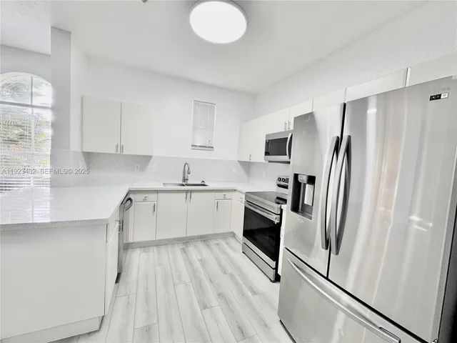 $2,900 | 120 Jacaranda Country Club Drive, Unit 101, Plantation, FL 33324