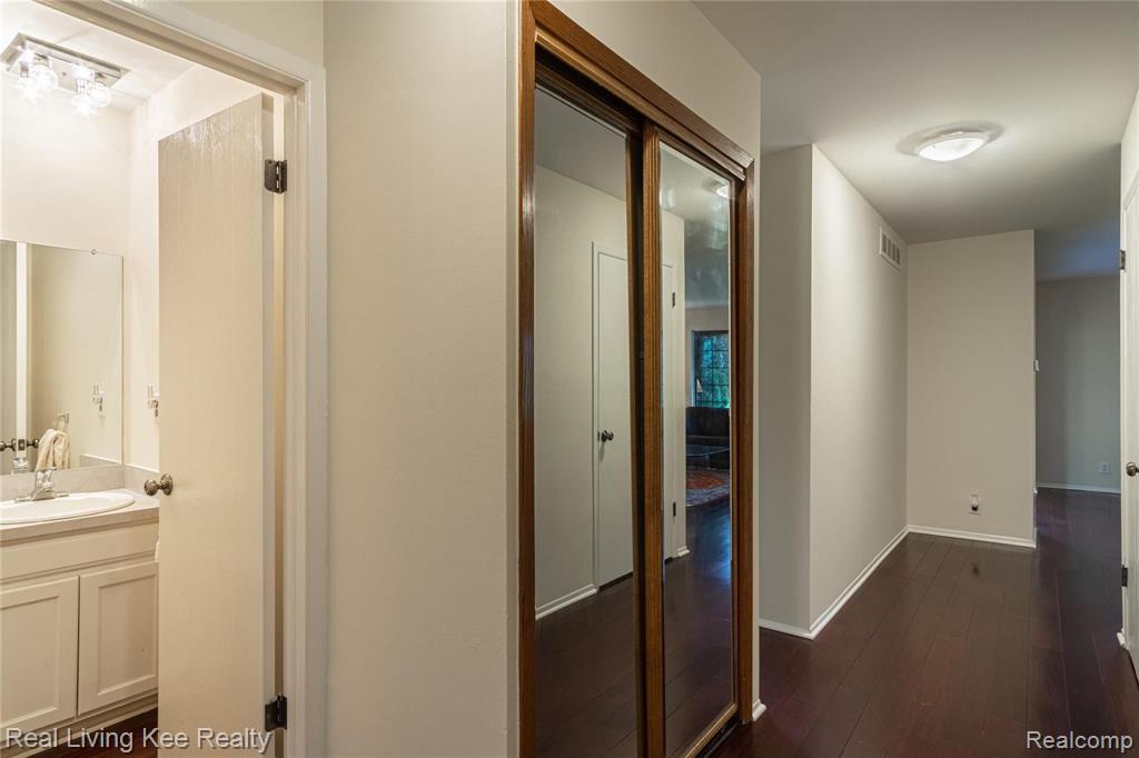1870 Allenway Court Rochester Hills, MI 48309 - Photo 27 of 40