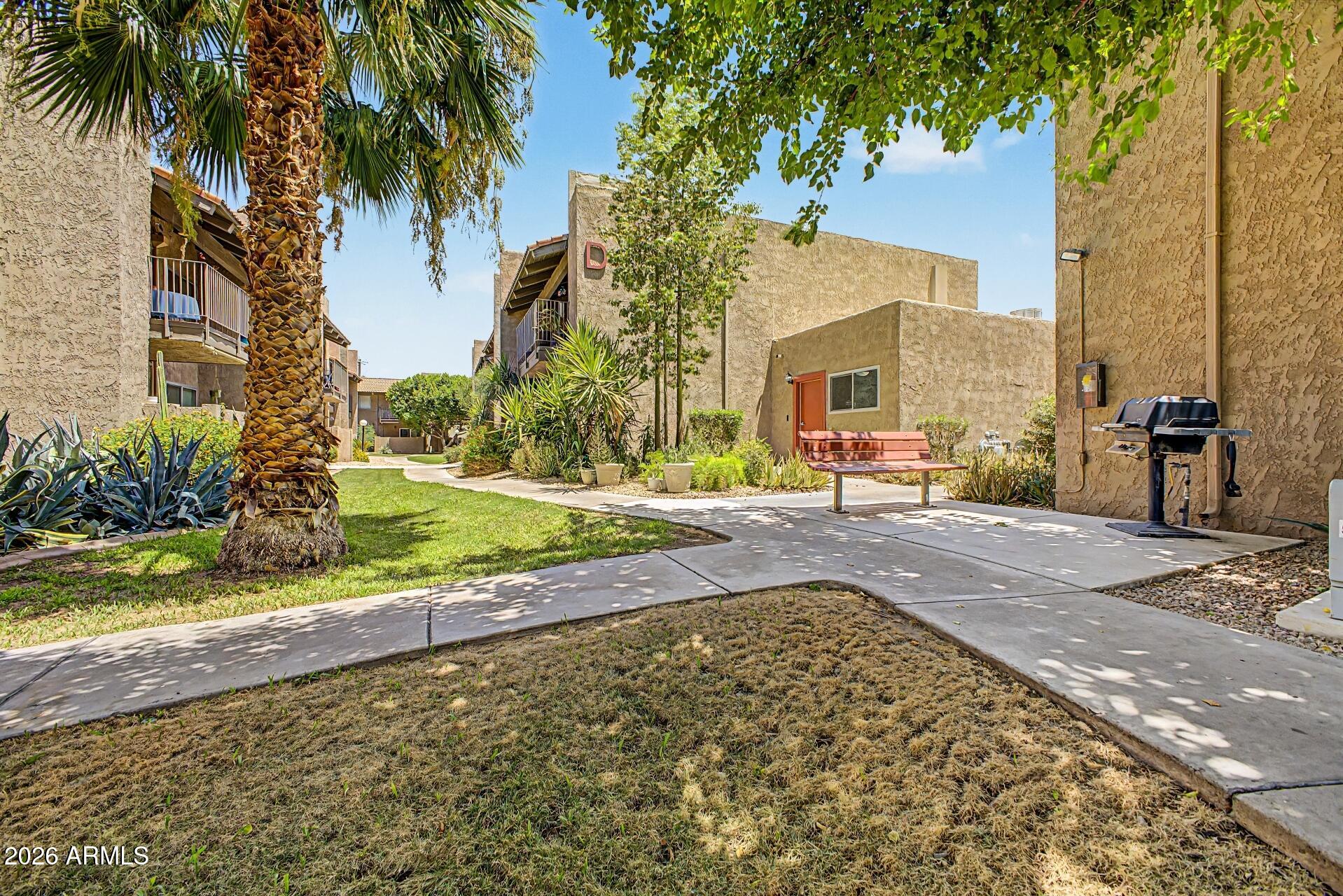 5525 East Thomas Road, Unit R13 Phoenix, AZ 85018 - Photo 20 of 30 40-Thomas