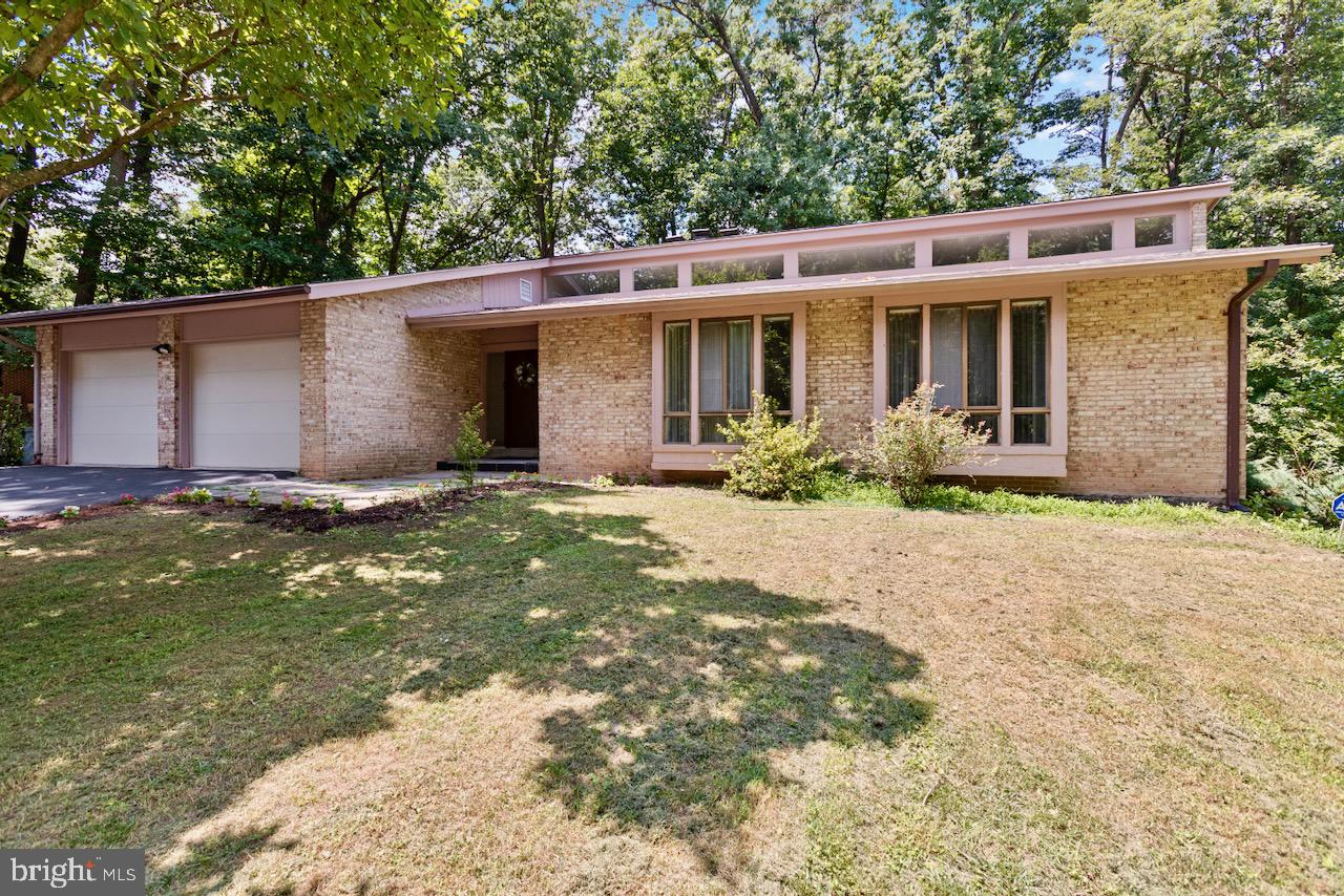 1404 Wolftrap Run Road Vienna, VA 22182 - Photo 1 of 33