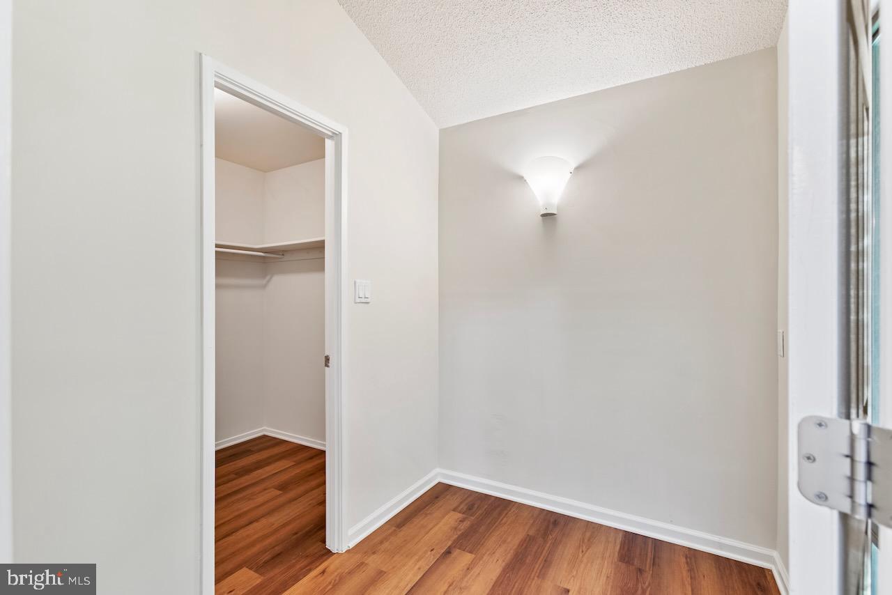 1404 Wolftrap Run Road Vienna, VA 22182 - Photo 18 of 33