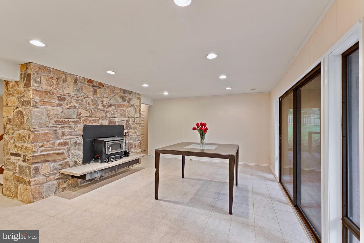 1404 Wolftrap Run Road Vienna, VA 22182 - Photo 24 of 33