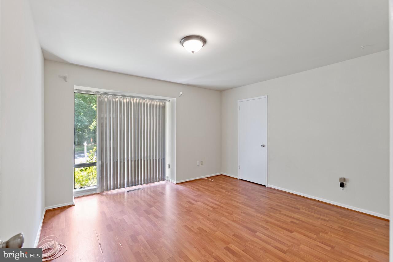 1404 Wolftrap Run Road Vienna, VA 22182 - Photo 26 of 33