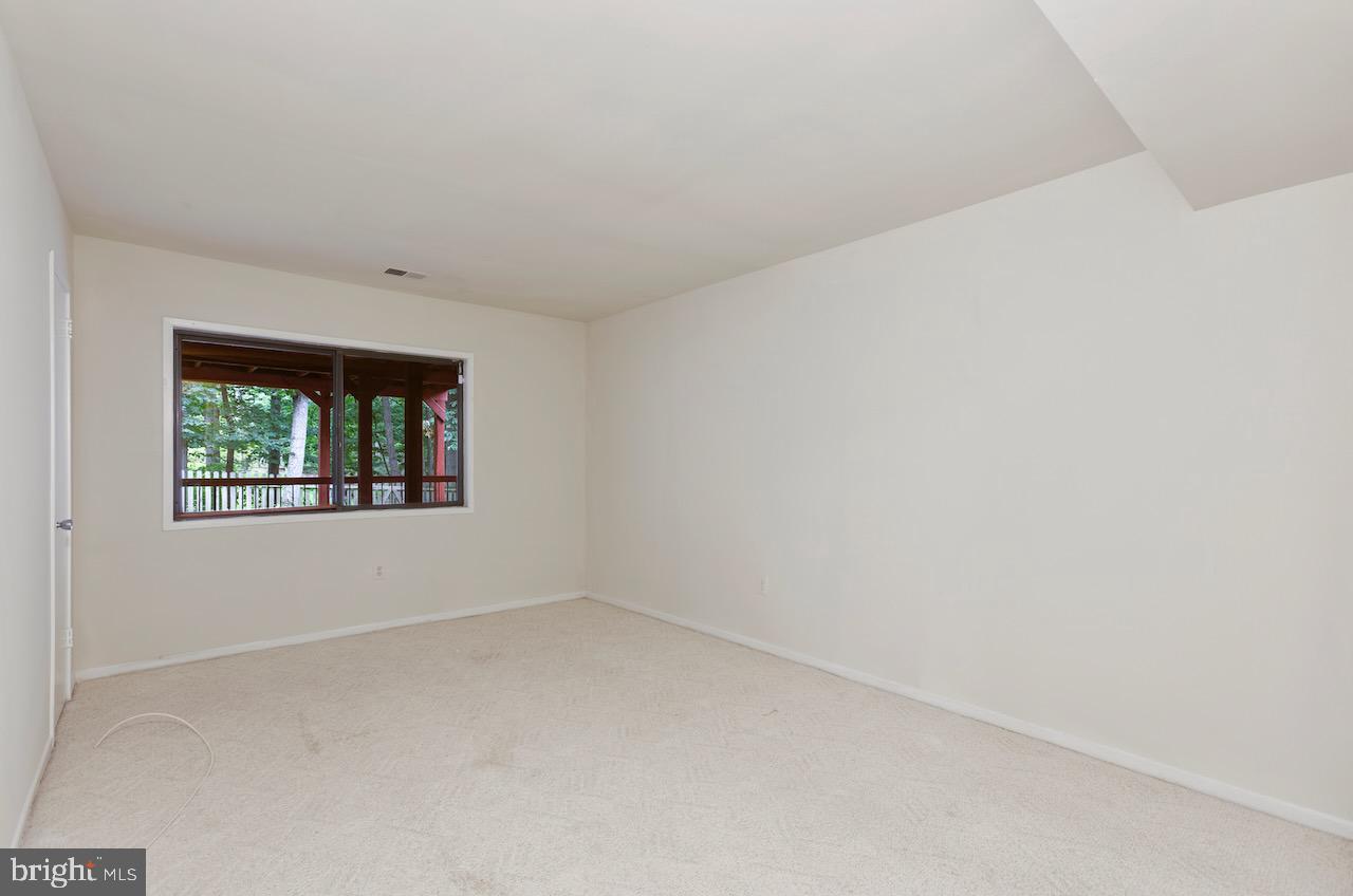 1404 Wolftrap Run Road Vienna, VA 22182 - Photo 28 of 33