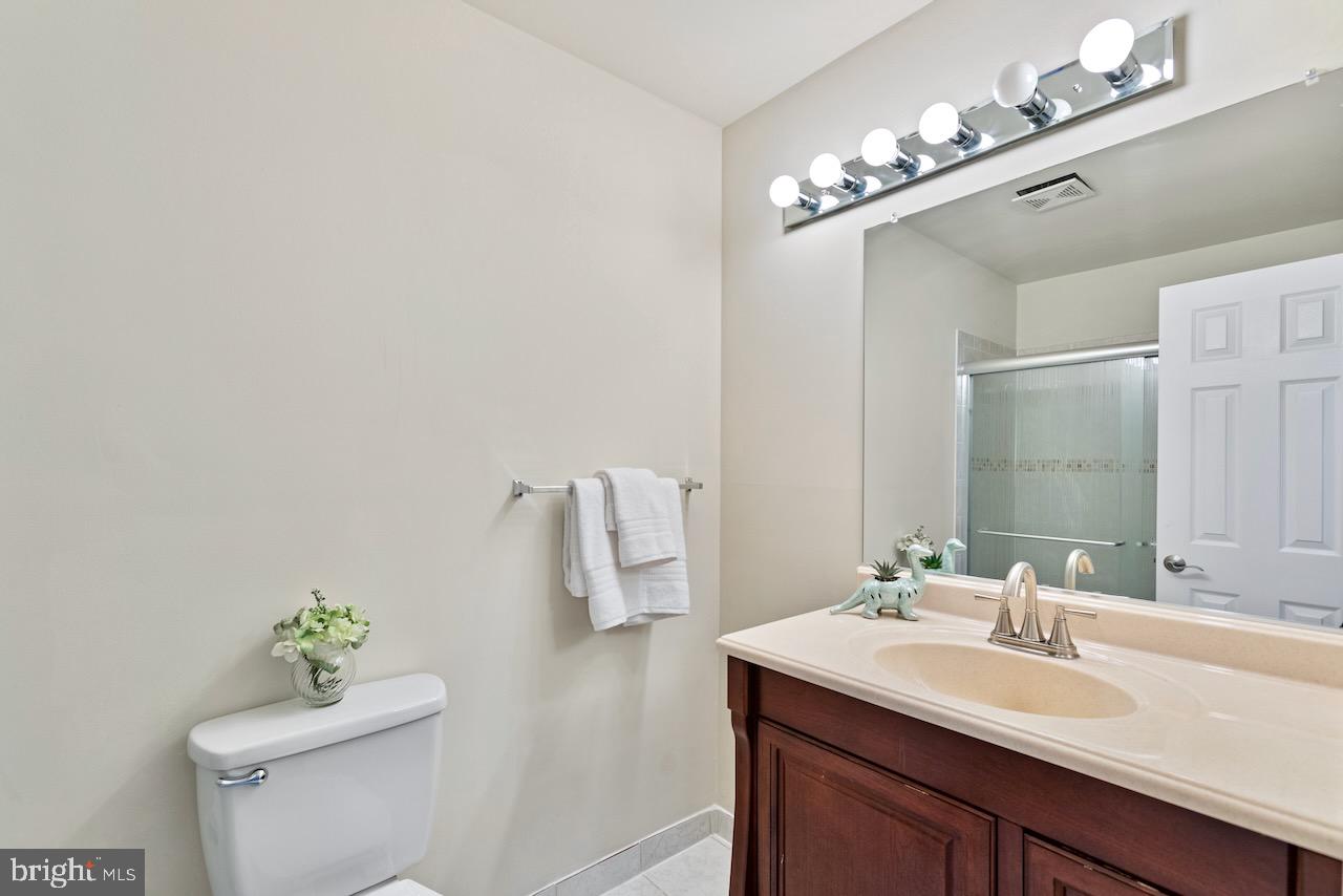 1404 Wolftrap Run Road Vienna, VA 22182 - Photo 29 of 33