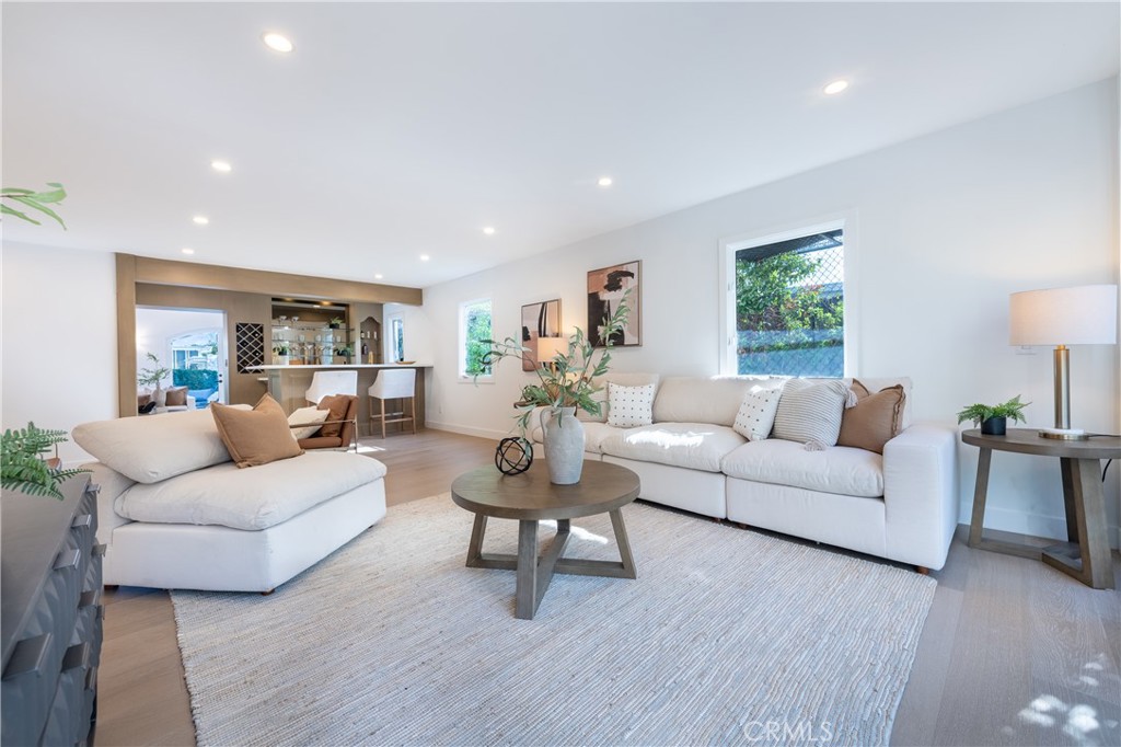 17153 Adlon Road Encino, CA 91436 - Photo 15 of 44