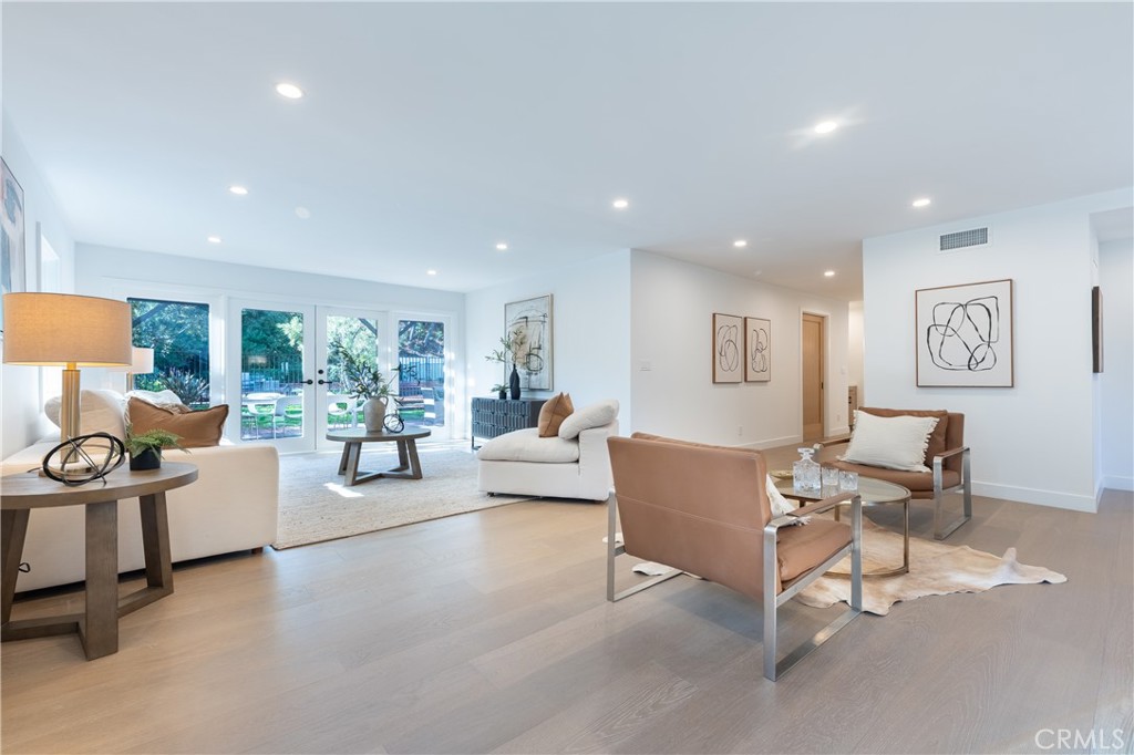 17153 Adlon Road Encino, CA 91436 - Photo 16 of 44