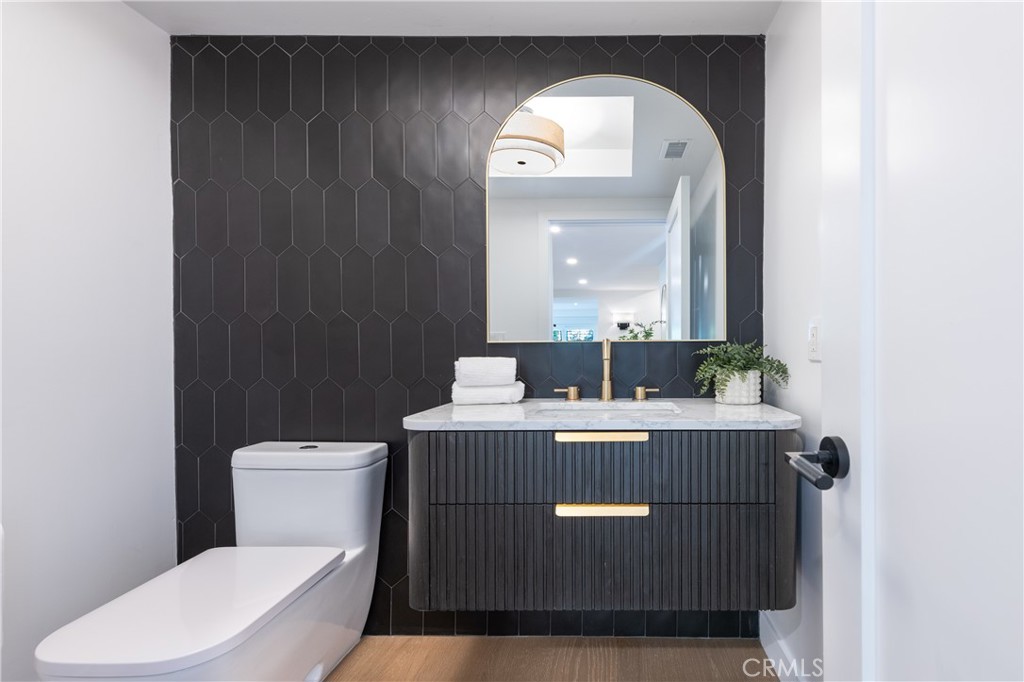 17153 Adlon Road Encino, CA 91436 - Photo 18 of 44