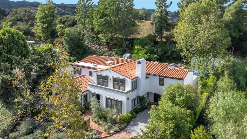 17153 Adlon Road Encino, CA 91436 - Photo 2 of 45