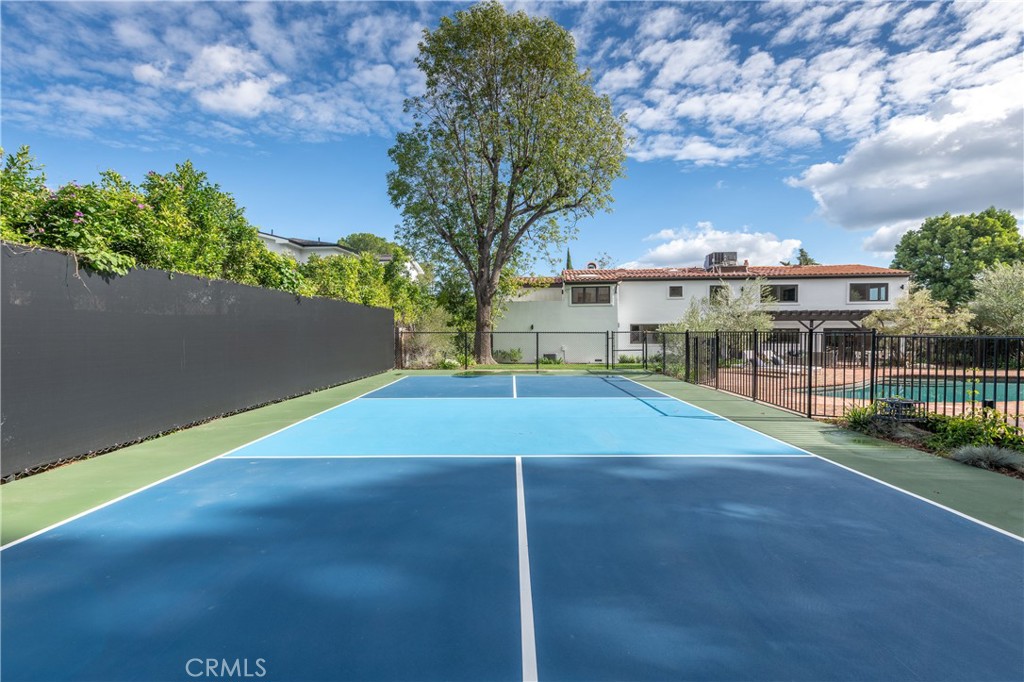 17153 Adlon Road Encino, CA 91436 - Photo 37 of 44