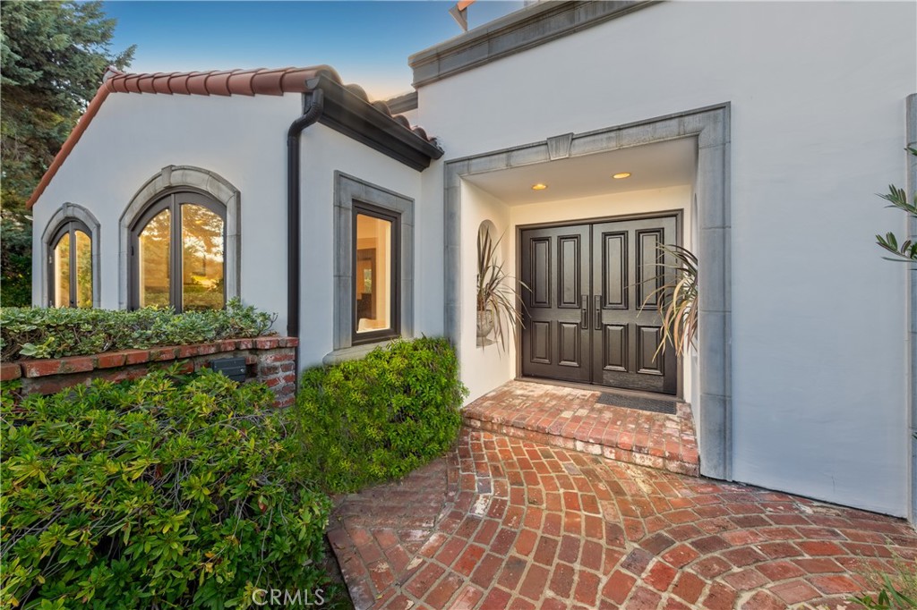 17153 Adlon Road Encino, CA 91436 - Photo 4 of 44