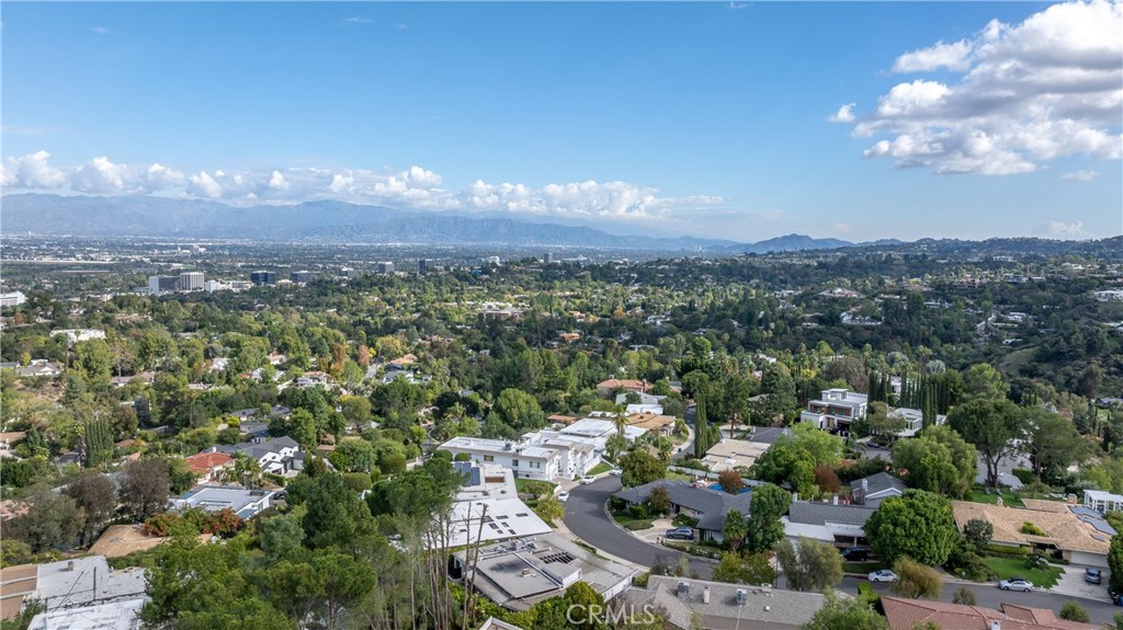 17153 Adlon Road Encino, CA 91436 - Photo 41 of 45