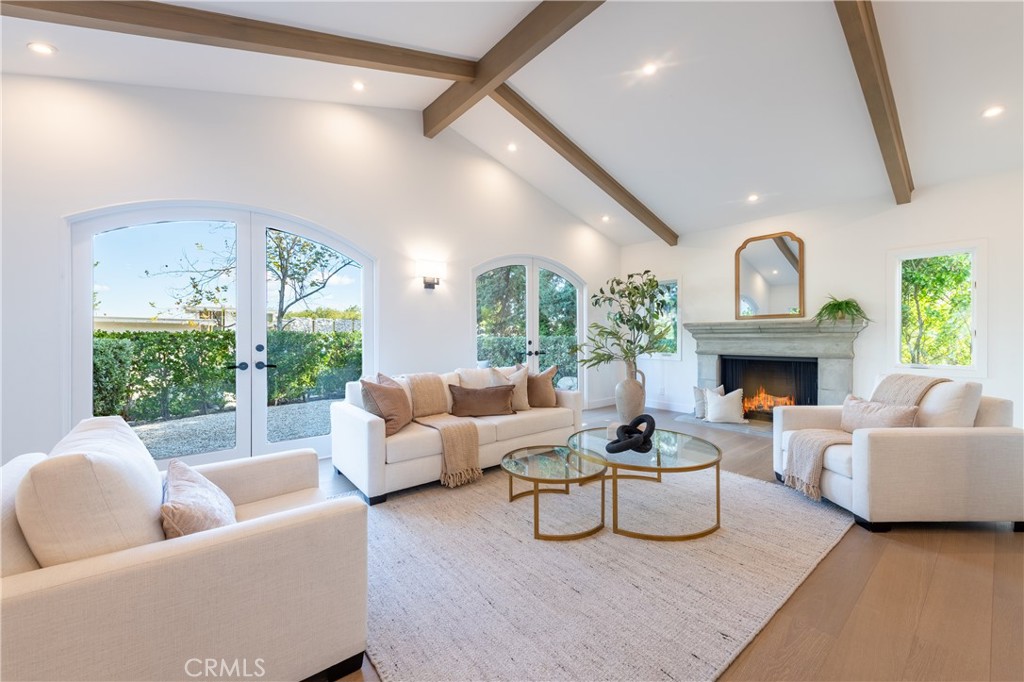 17153 Adlon Road Encino, CA 91436 - Photo 6 of 44