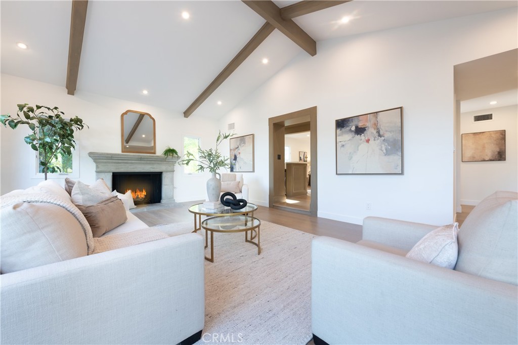 17153 Adlon Road Encino, CA 91436 - Photo 8 of 44