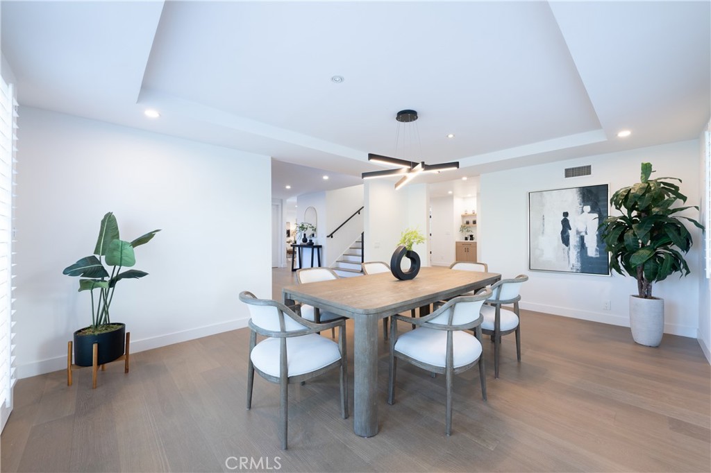 17153 Adlon Road Encino, CA 91436 - Photo 9 of 45