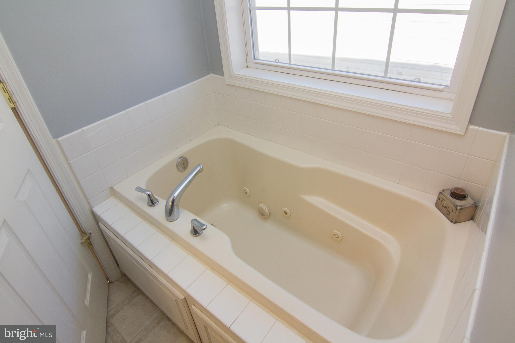 941 Hoffman Home Road Gettysburg, PA 17325 - Photo 16 of 32 Jacuzzi tub