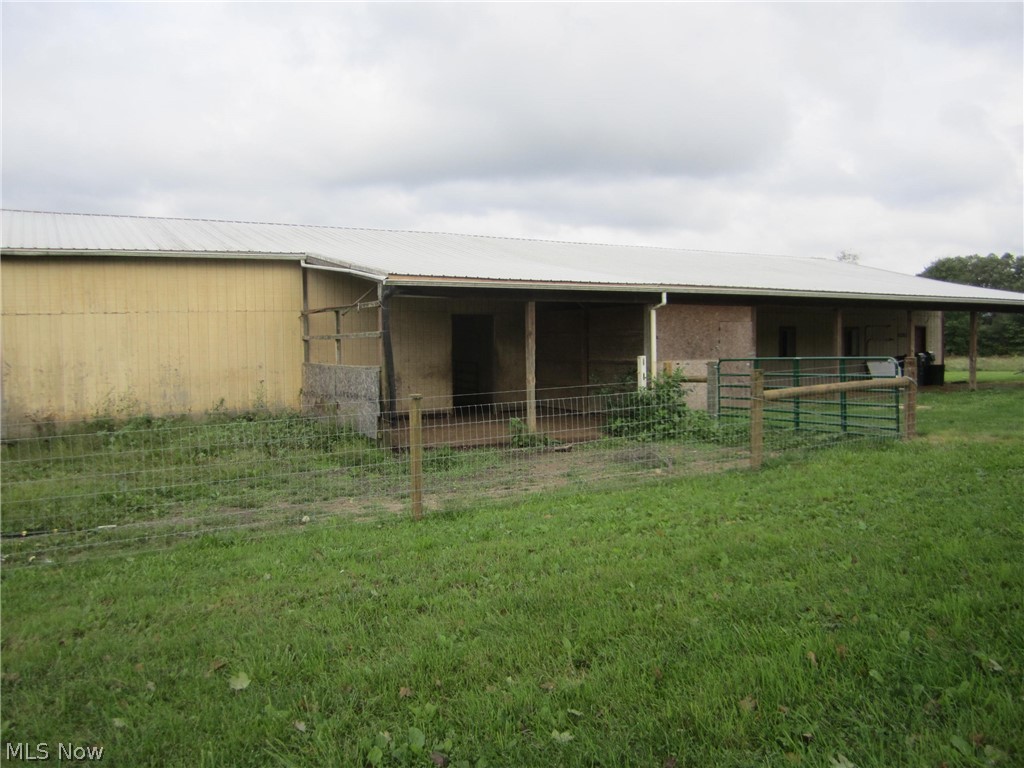 928 Eastern Road Doylestown, OH 44230 - Photo 30 of 48 Side of Barn