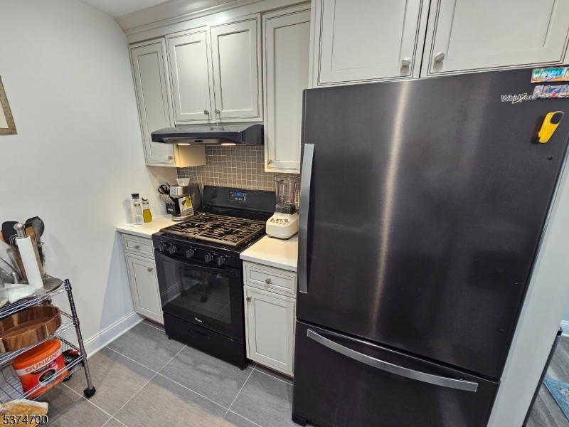 6 Rutgers Drive Newark, NJ 07103 - Photo 4 of 9