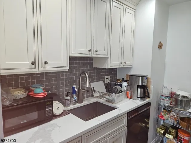 $369,000 | 6 Rutgers Drive, Newark, NJ 07103