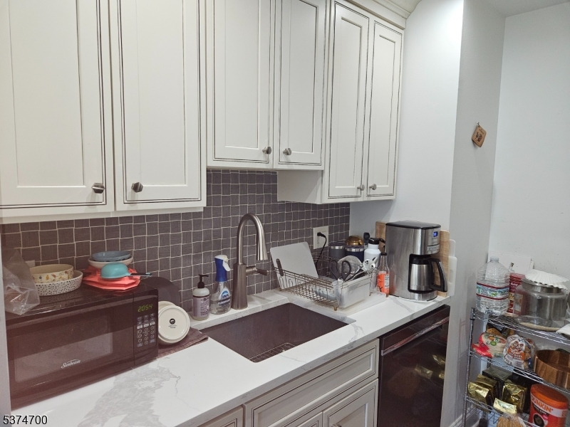 6 Rutgers Drive Newark, NJ 07103 - Photo 5 of 9