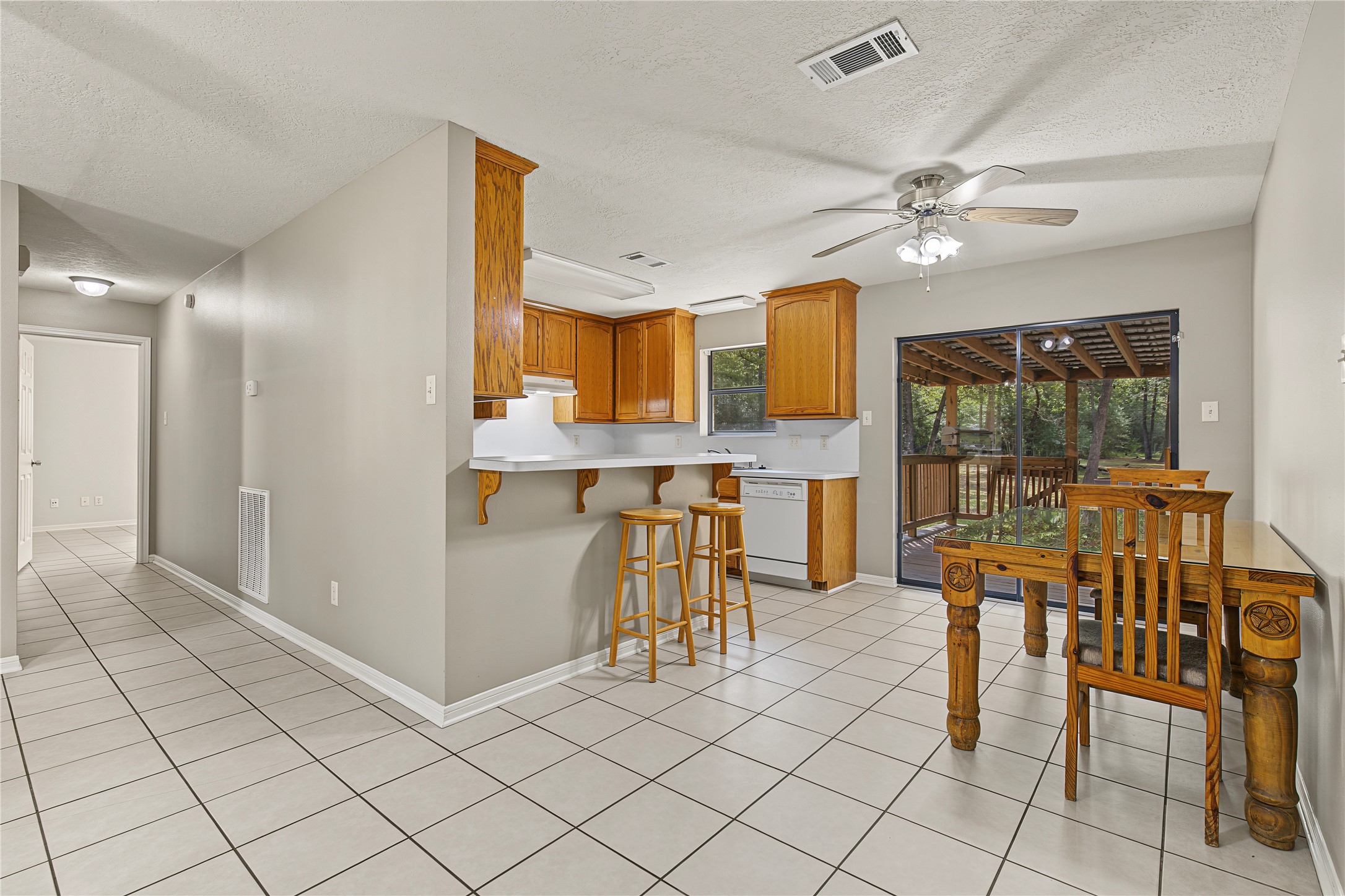 98 Lee Wood Road Huntsville, TX 77320 - Photo 9 of 39 Gallery Image 9