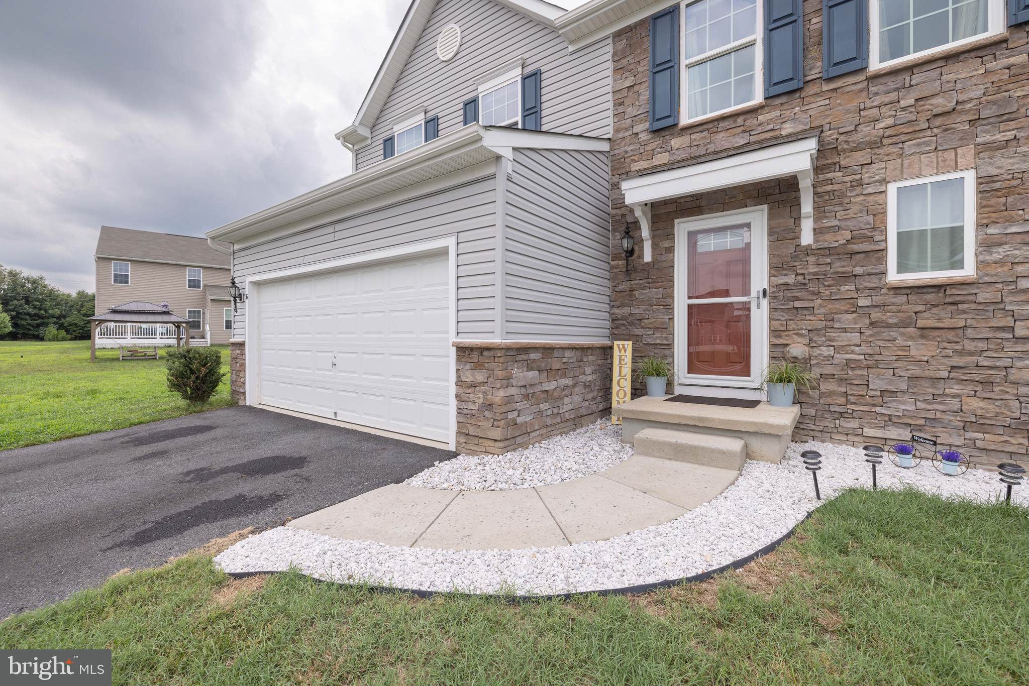 6 Foxtrail Road Smyrna, DE 19977 - Photo 1 of 33 Fresh Easy Care Welcome to the Front Door!