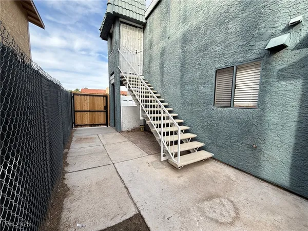 $1,365 | 6217 Bellota Drive, Unit B, Las Vegas, NV 89108