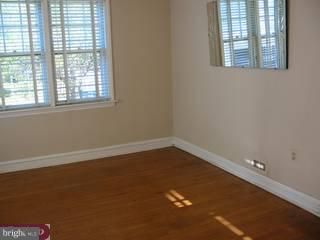 2722 Hawthorne Road Glenside, PA 19038 - Photo 3 of 6 Gallery Image 3