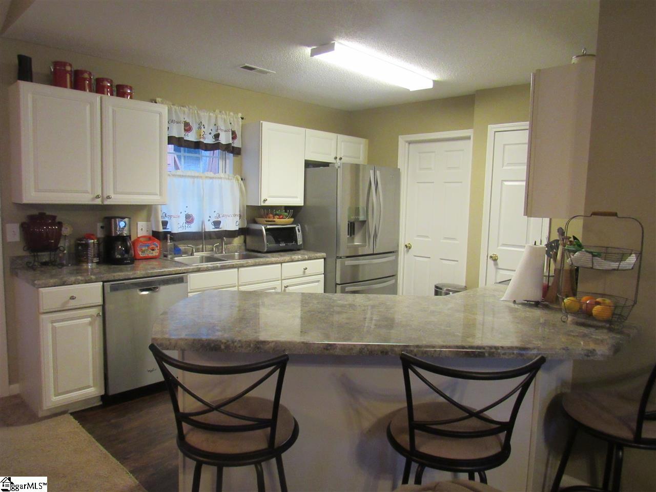 333 Henderson Road Easley, SC 29642 - Photo 5 of 10 Gallery Image 5