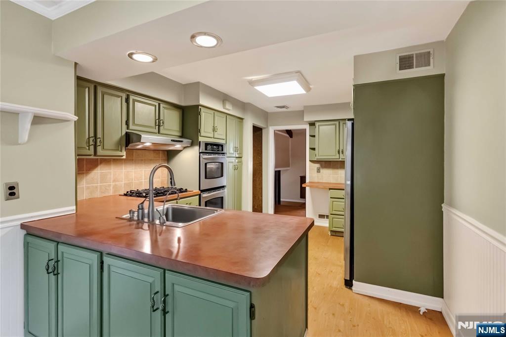 45 Nance Road West Orange, NJ 07052 - Photo 8 of 39