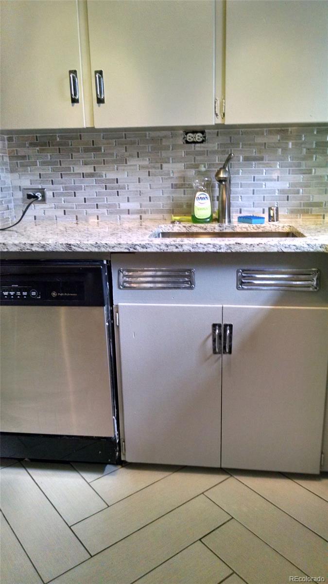 3895 Dover Street Wheat Ridge, CO 80033 - Photo 5 of 28 Gallery Image 5