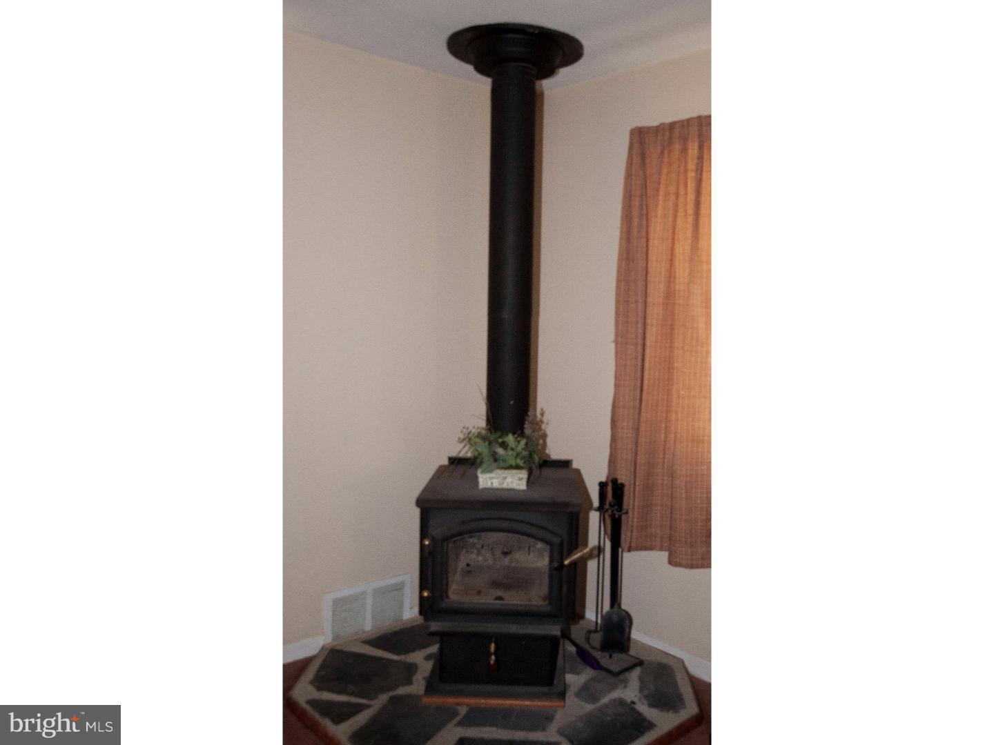 830 Springhill Road Secane, PA 19018 - Photo 5 of 24 Gallery Image 5