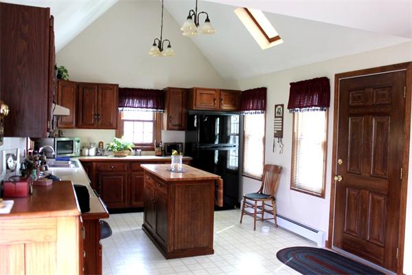 33 Bonnybrook Road Worcester, MA 01606 - Photo 4 of 22 Gallery Image 4