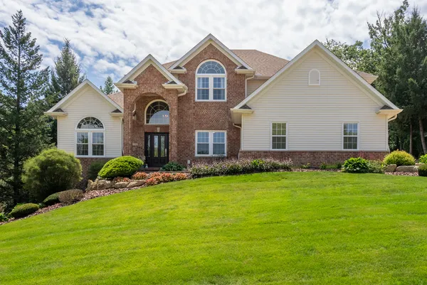 $695,000 | 6799 Ridges Court, Bettendorf, IA 52722
