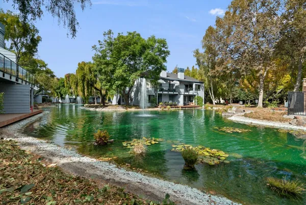 $899,950 | 905 West Middlefield Road, Unit 982, Mountain View, CA 94043