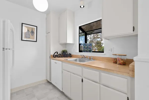 $899,950 | 905 West Middlefield Road, Unit 982, Mountain View, CA 94043