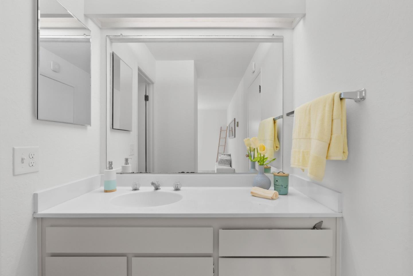 905 West Middlefield Road, Unit 982 Mountain View, CA 94043 - Photo 16 of 23