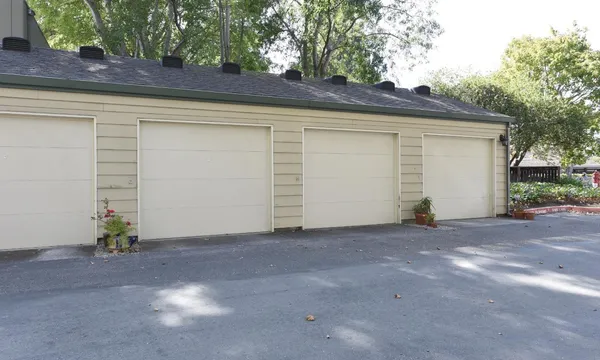 $899,950 | 905 West Middlefield Road, Unit 982, Mountain View, CA 94043