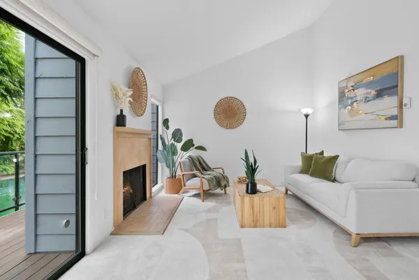 $899,950 | 905 West Middlefield Road, Unit 982, Mountain View, CA 94043