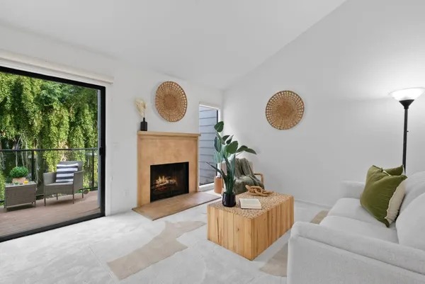 $899,950 | 905 West Middlefield Road, Unit 982, Mountain View, CA 94043