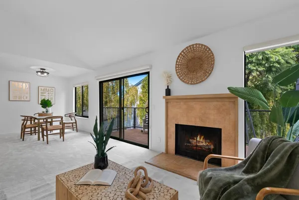 $899,950 | 905 West Middlefield Road, Unit 982, Mountain View, CA 94043